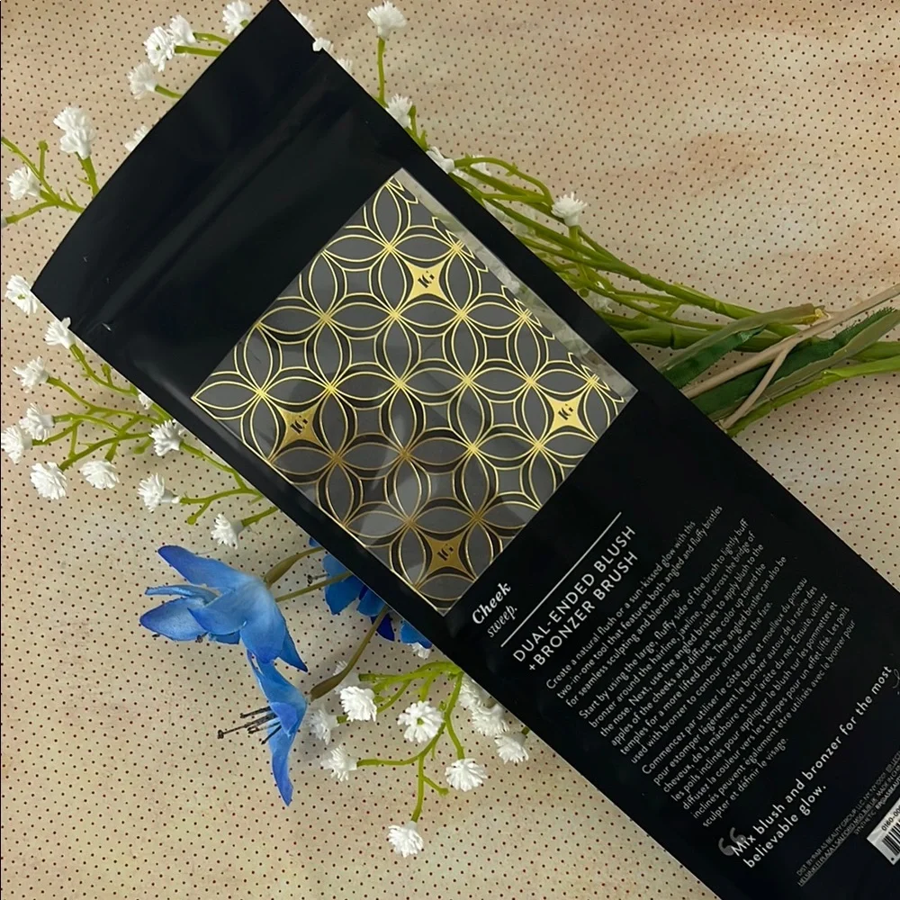 Laura Geller Dual-Ended Blush and Bronzer Brush Gold and Black New in Package